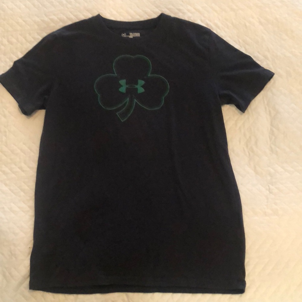 Under Armour shamrock tee YXL